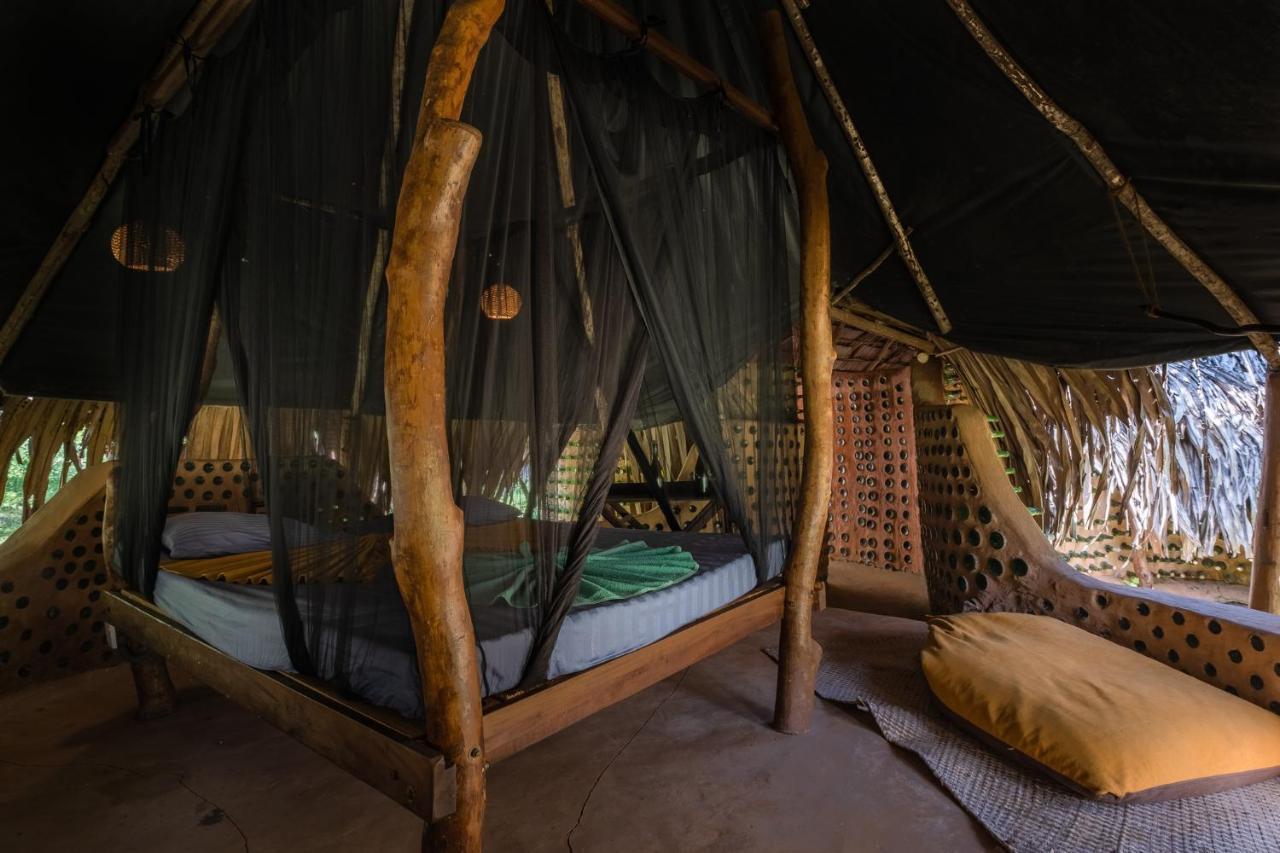 Banyan Camp Villa Hambegamuwa Екстериор снимка