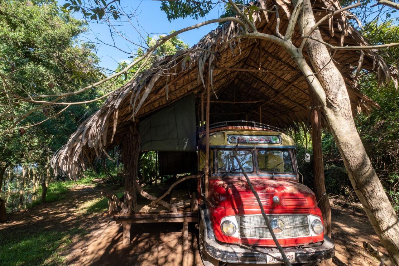 Banyan Camp Villa Hambegamuwa Екстериор снимка
