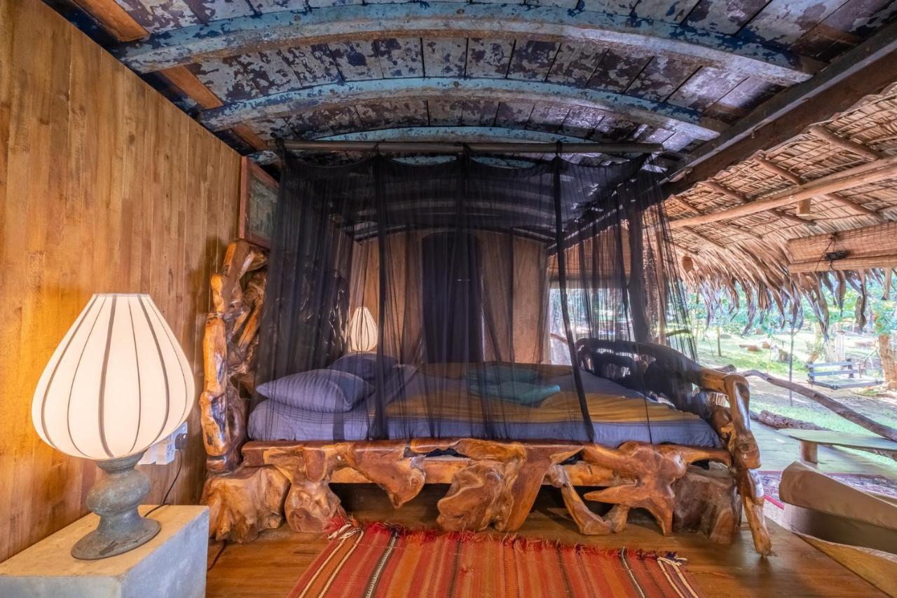 Banyan Camp Villa Hambegamuwa Екстериор снимка