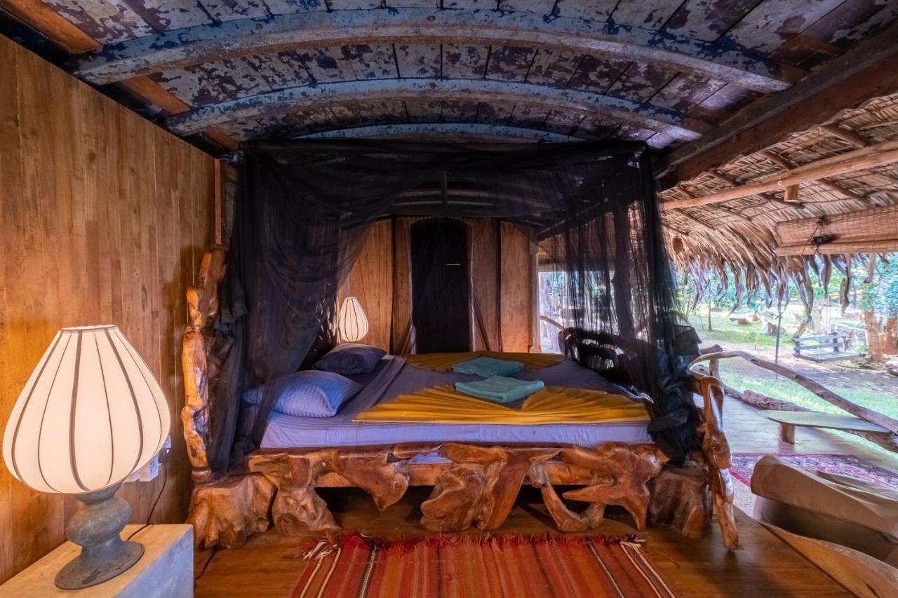 Banyan Camp Villa Hambegamuwa Екстериор снимка