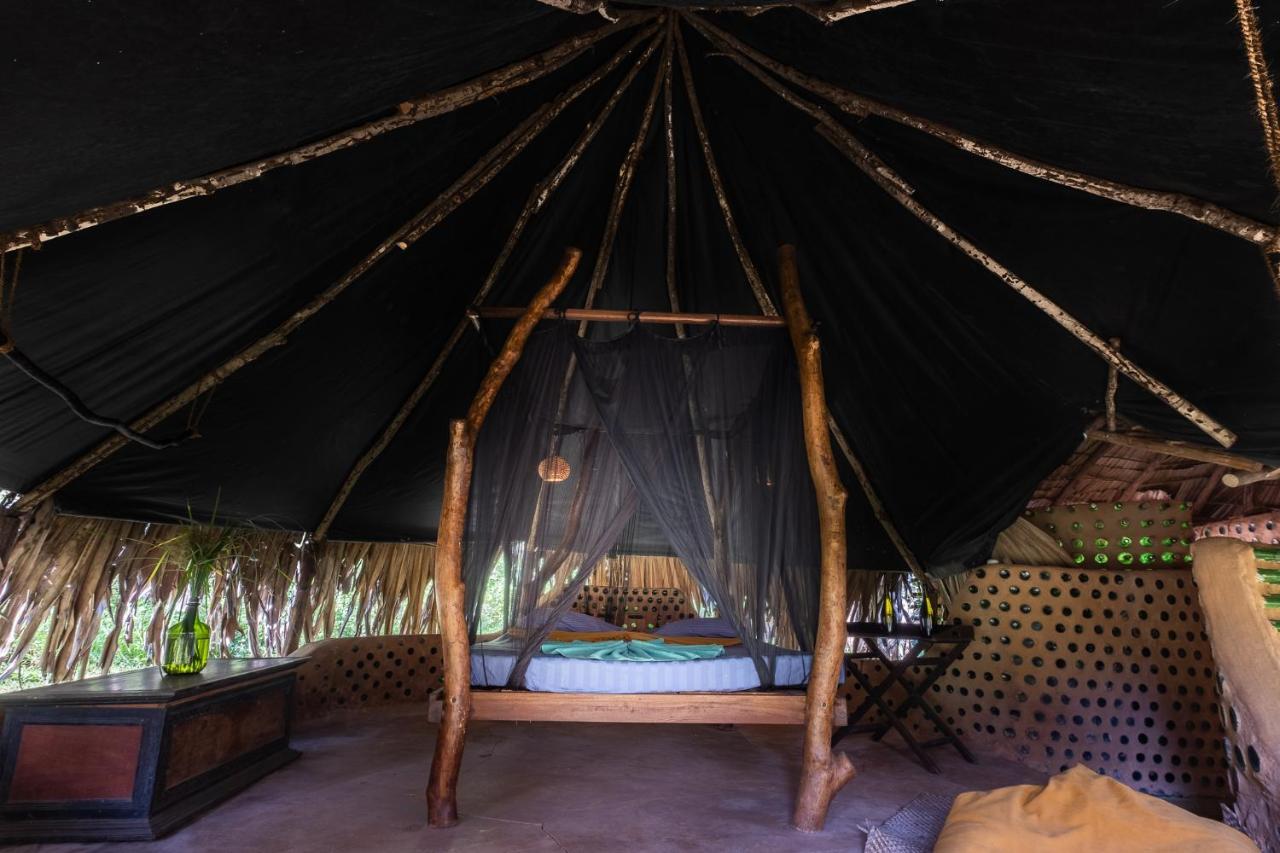 Banyan Camp Villa Hambegamuwa Екстериор снимка