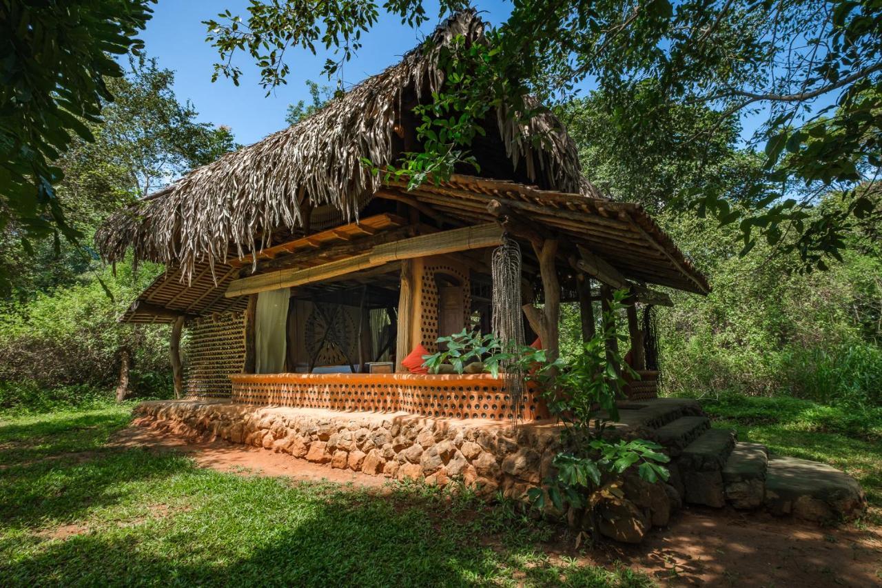 Banyan Camp Villa Hambegamuwa Екстериор снимка