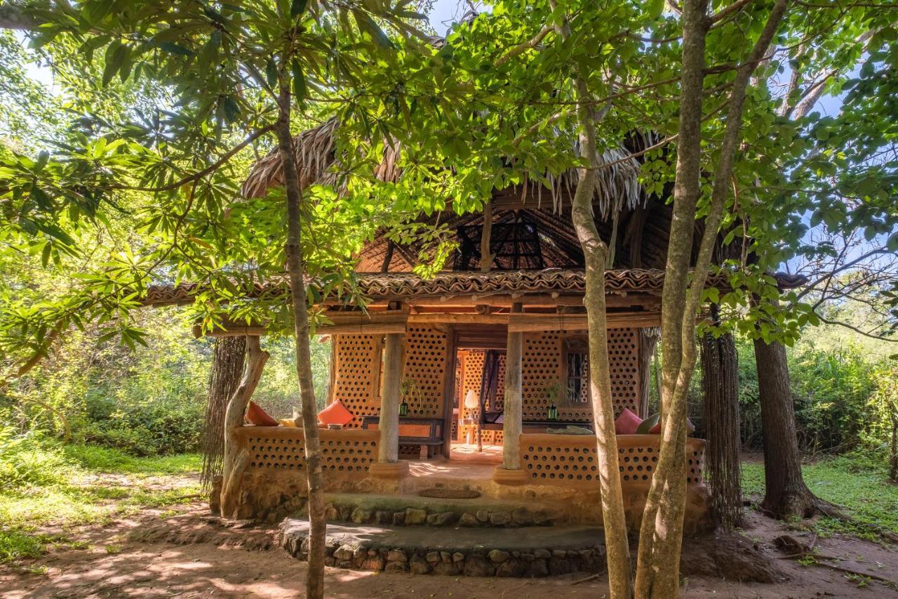 Banyan Camp Villa Hambegamuwa Екстериор снимка
