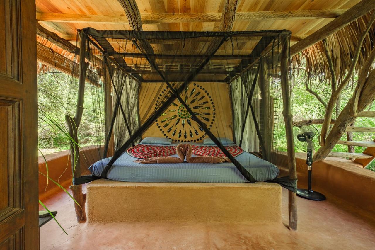 Banyan Camp Villa Hambegamuwa Екстериор снимка