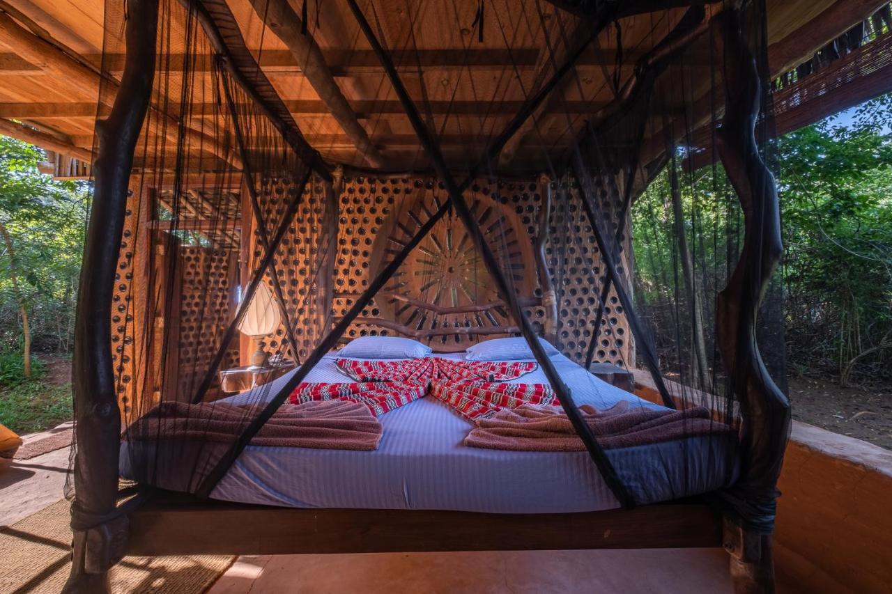 Banyan Camp Villa Hambegamuwa Екстериор снимка