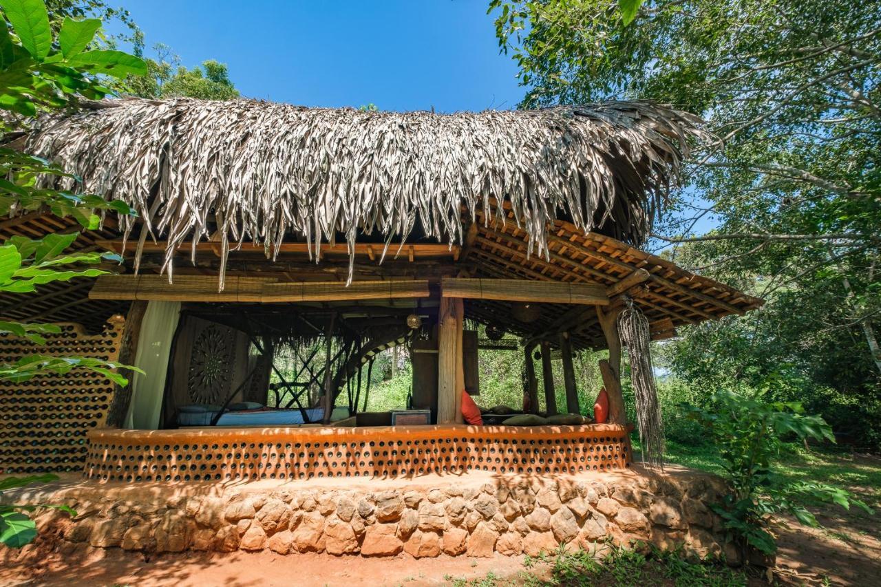 Banyan Camp Villa Hambegamuwa Екстериор снимка