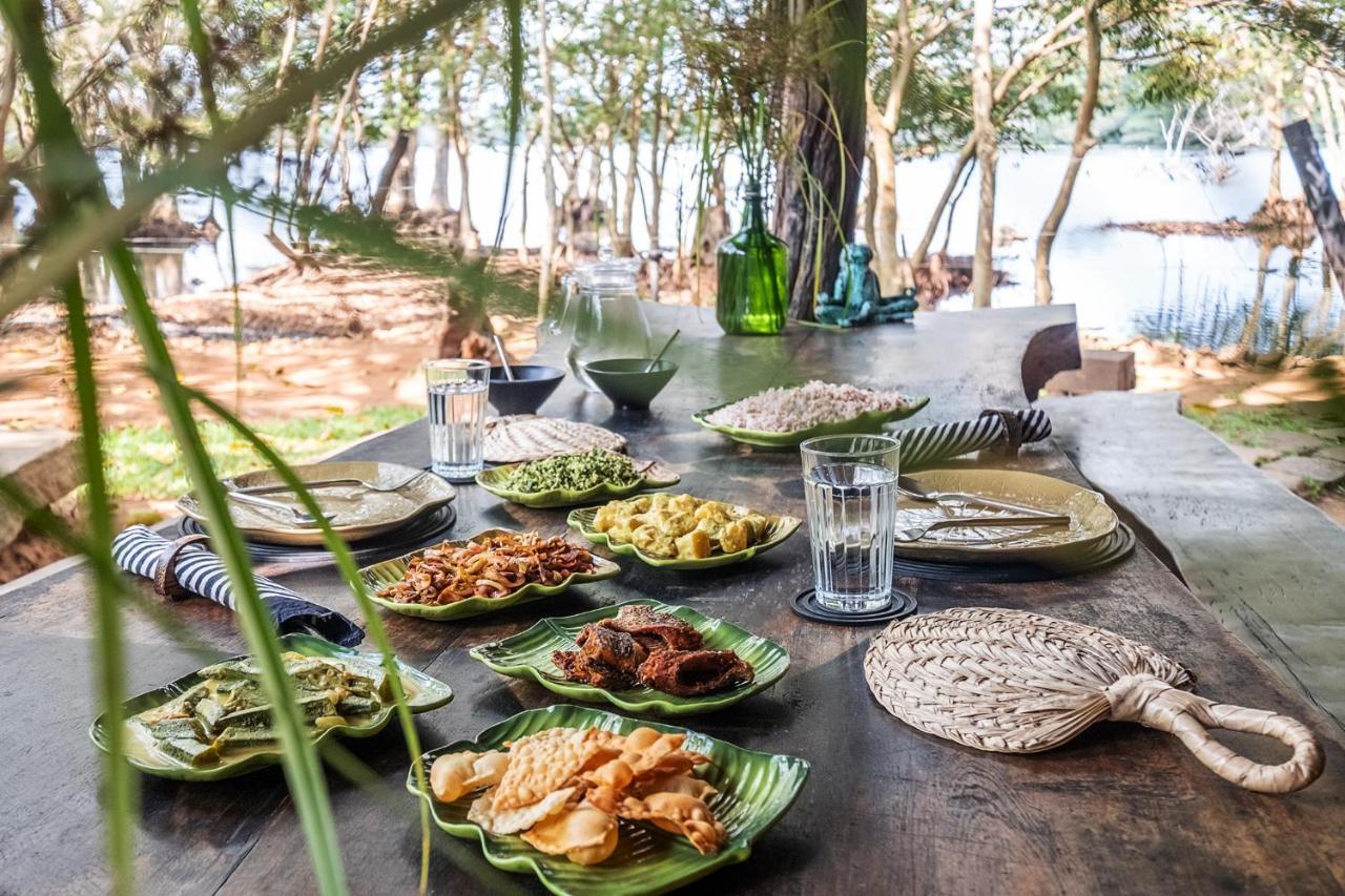 Banyan Camp Villa Hambegamuwa Екстериор снимка